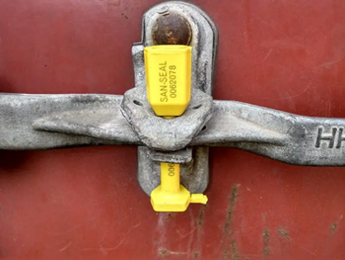 A close-up of a lock Description automatically generated